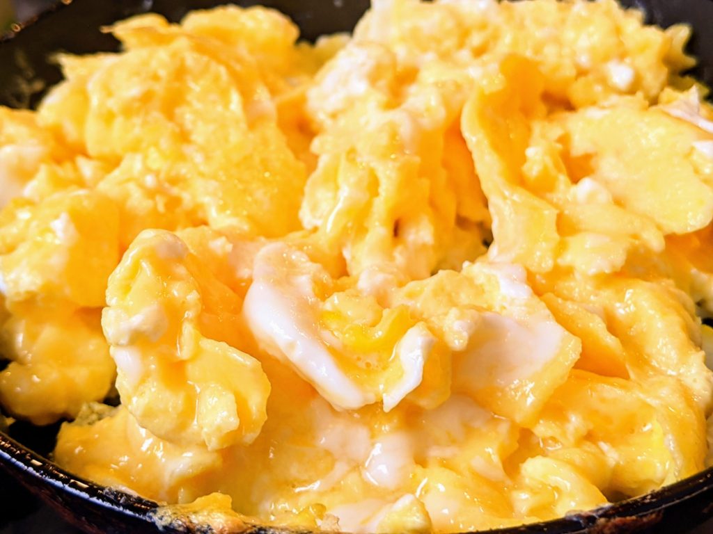 fluffy scrambled eggs